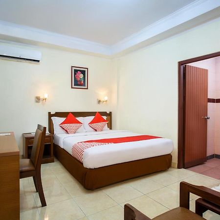 Oyo 108 Hotel Surya Jacarta Exterior foto