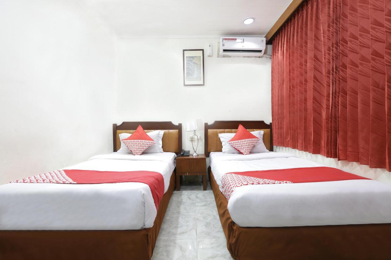Oyo 108 Hotel Surya Jacarta Exterior foto