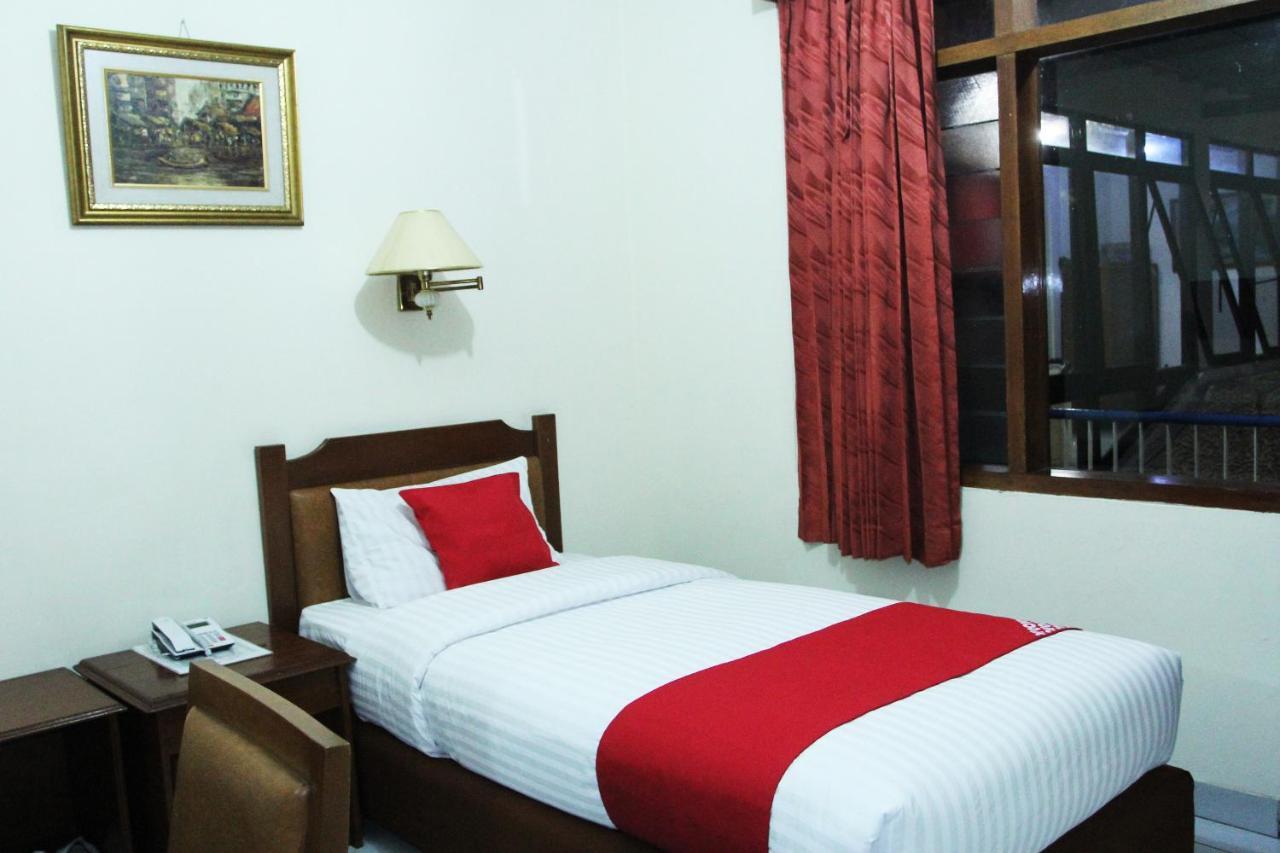 Oyo 108 Hotel Surya Jacarta Exterior foto