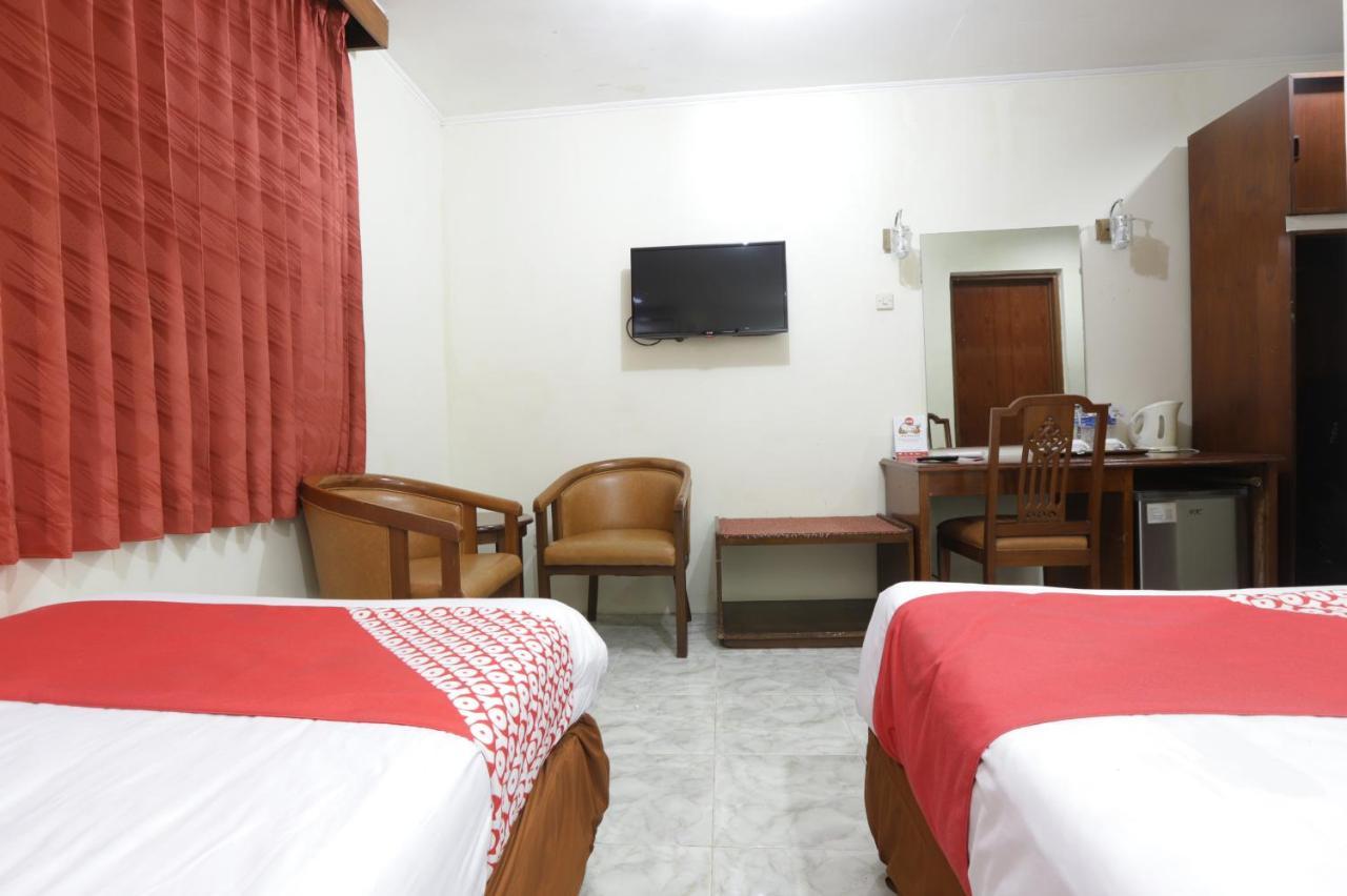 Oyo 108 Hotel Surya Jacarta Exterior foto