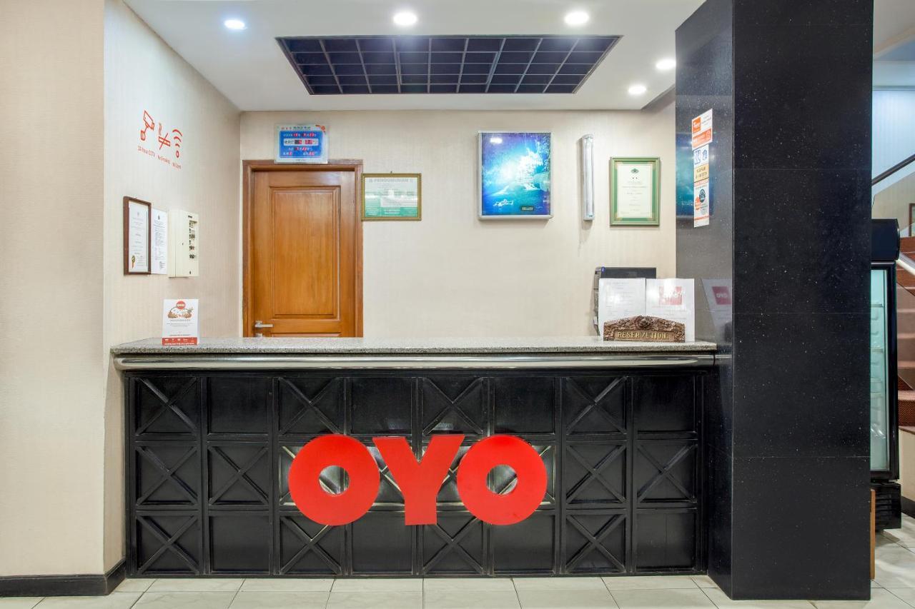 Oyo 108 Hotel Surya Jacarta Exterior foto