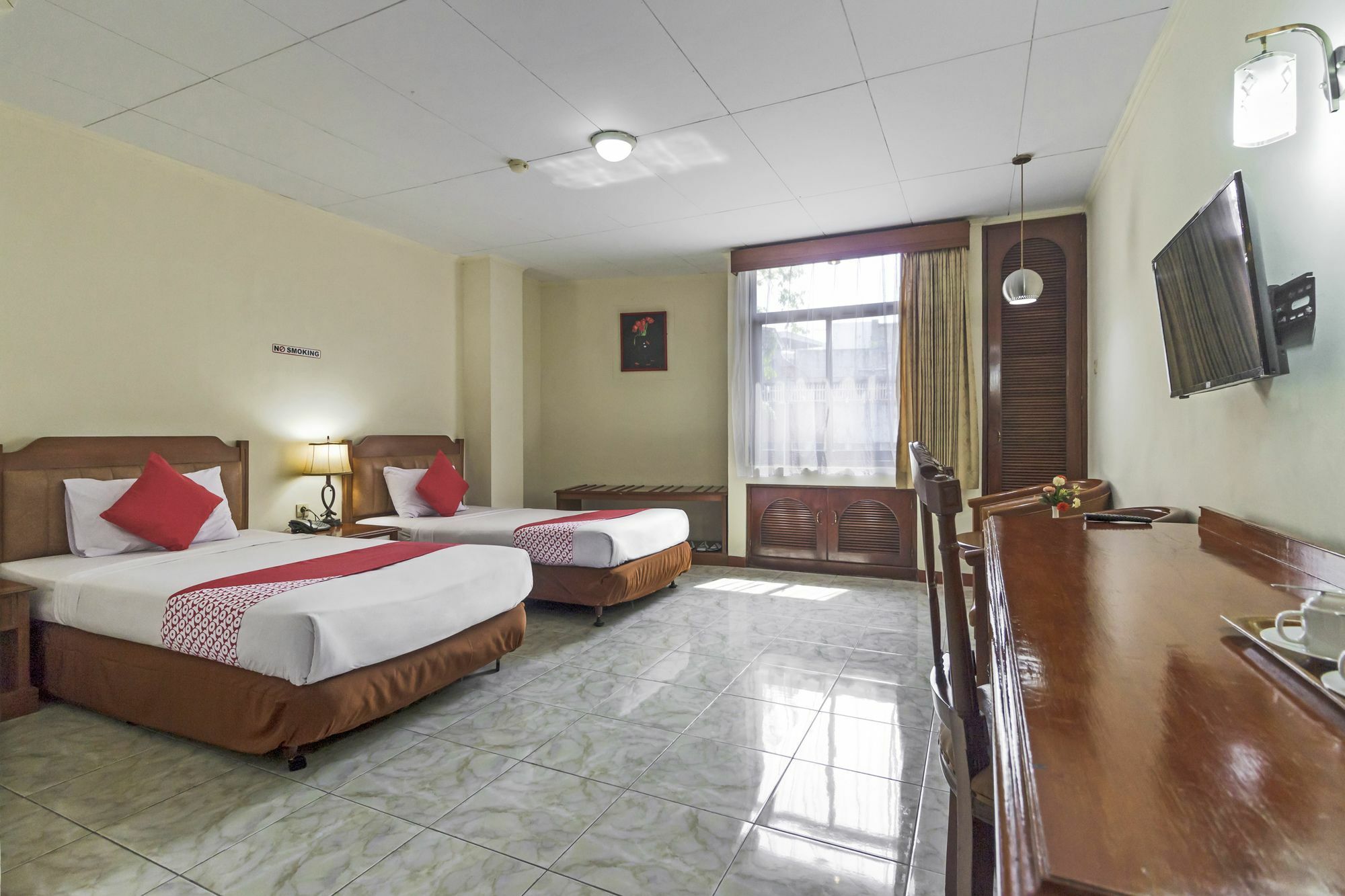 Oyo 108 Hotel Surya Jacarta Exterior foto