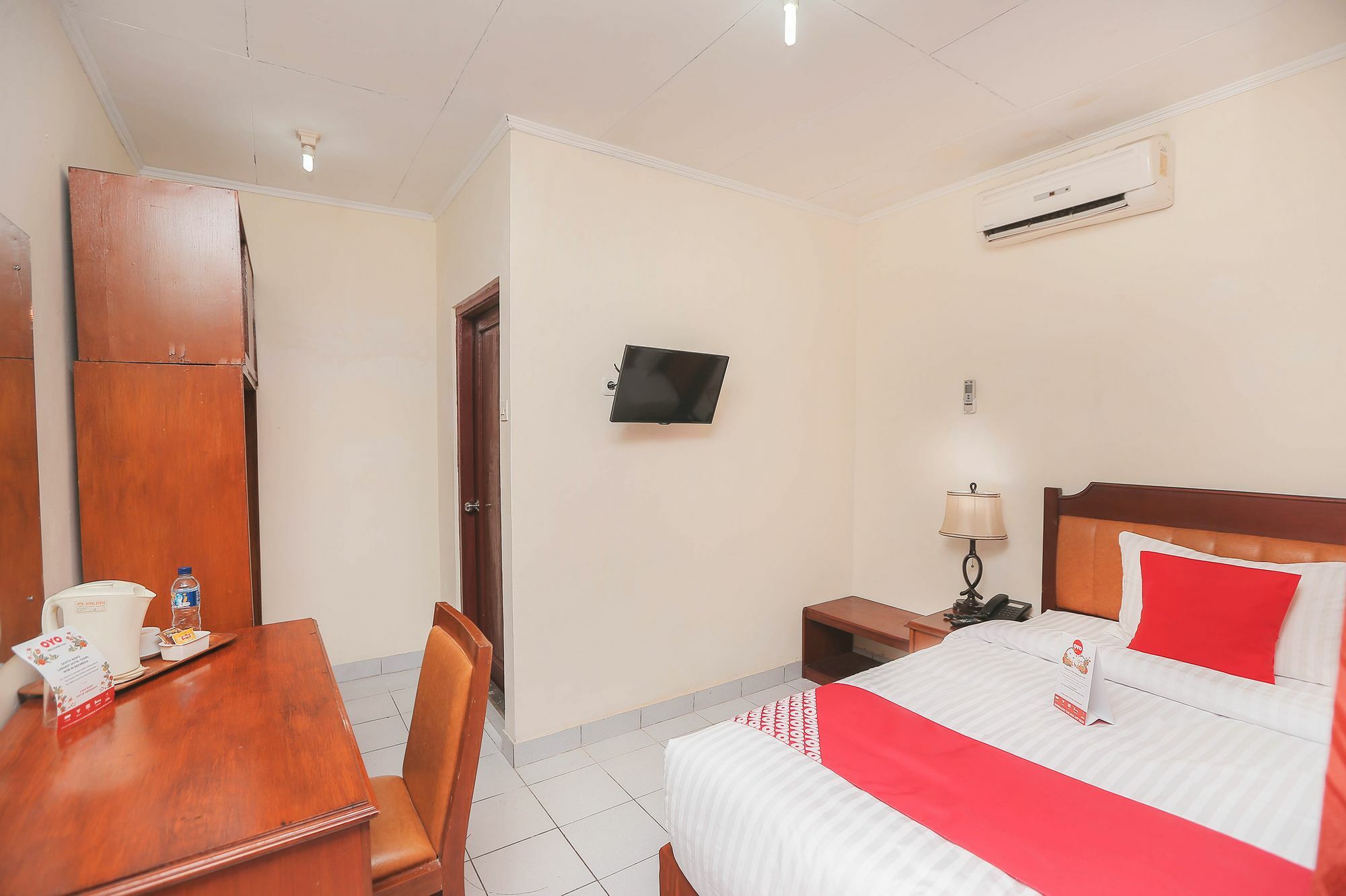 Oyo 108 Hotel Surya Jacarta Exterior foto