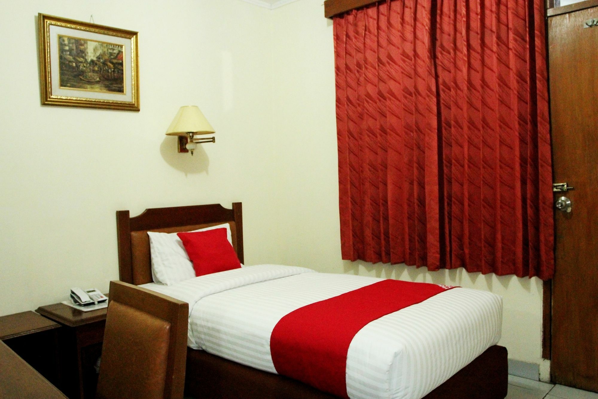 Oyo 108 Hotel Surya Jacarta Exterior foto