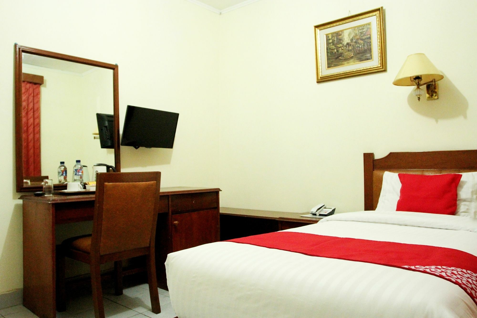 Oyo 108 Hotel Surya Jacarta Exterior foto