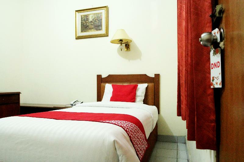 Oyo 108 Hotel Surya Jacarta Exterior foto