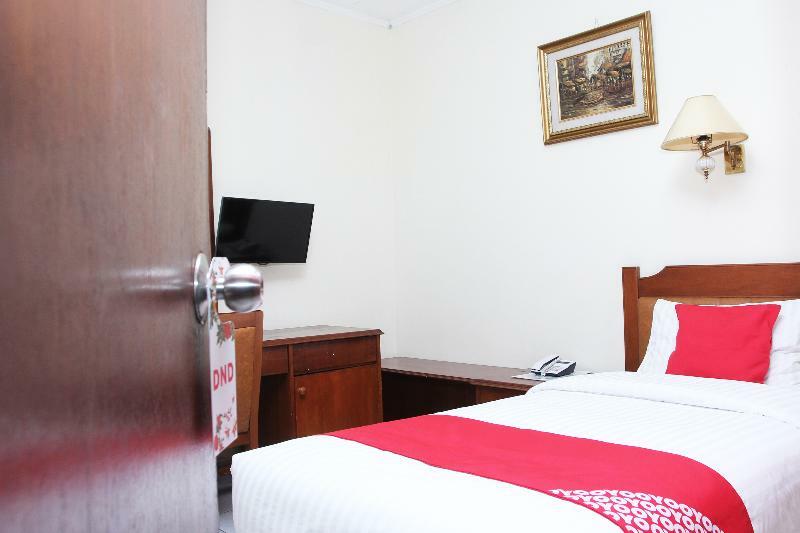 Oyo 108 Hotel Surya Jacarta Exterior foto
